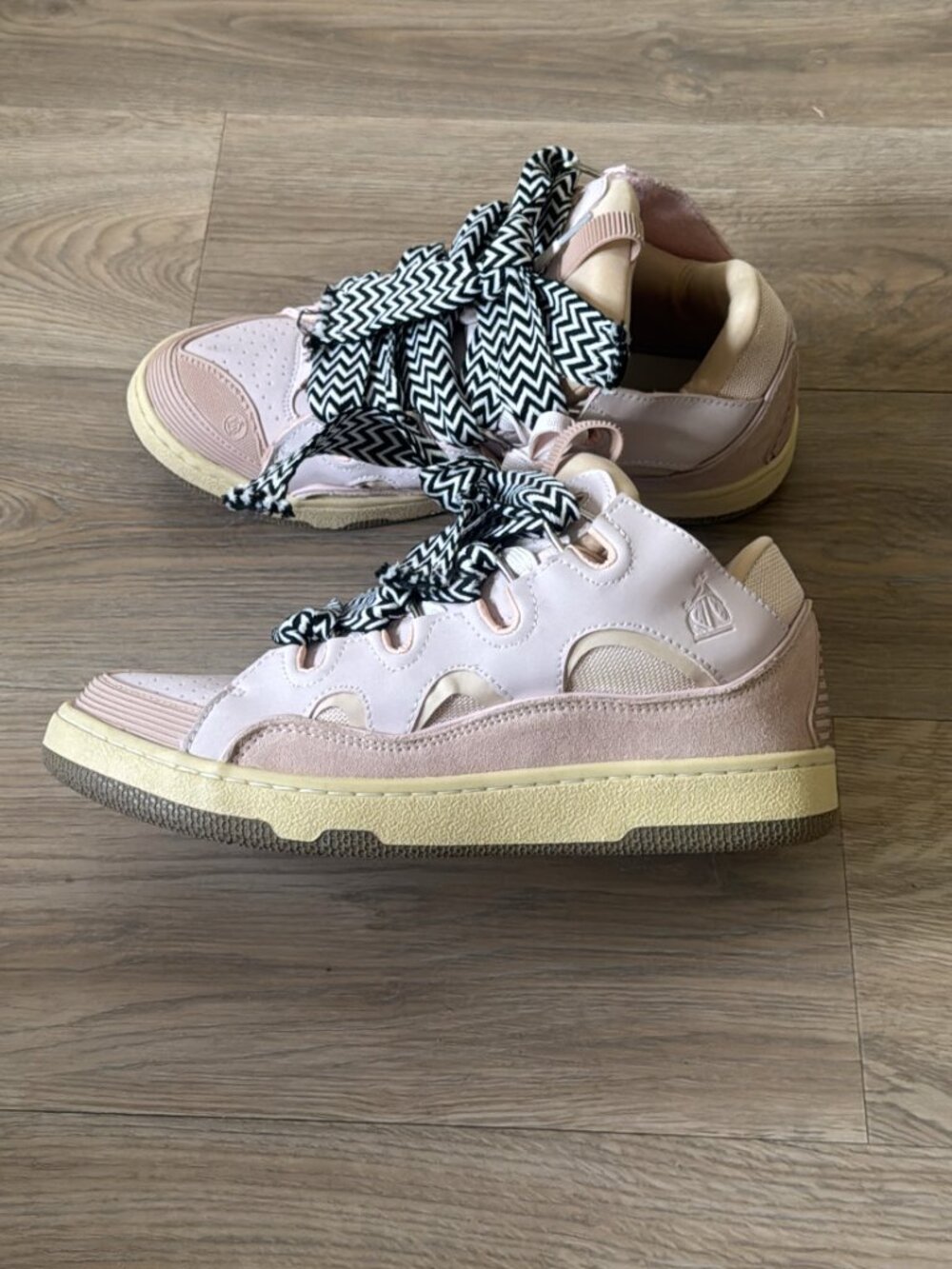 Lanvin Curbs